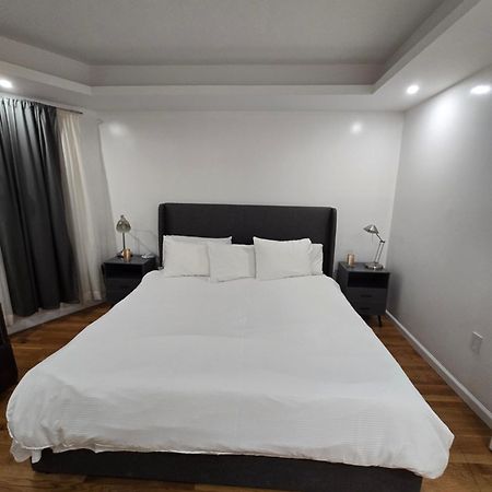 Beautiful Boston Bedroom - New Renovation Exterior photo