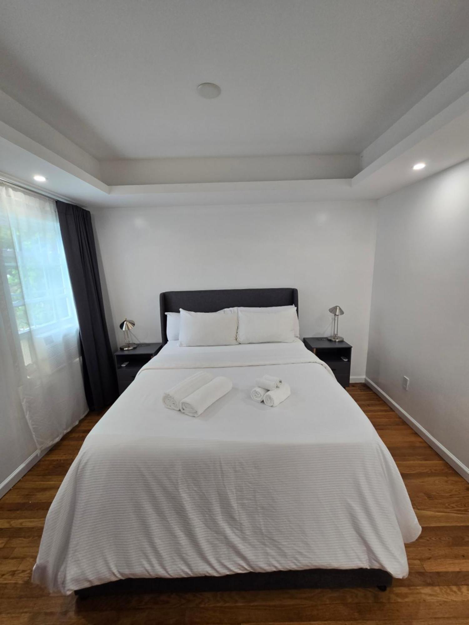 Beautiful Boston Bedroom - New Renovation Exterior photo